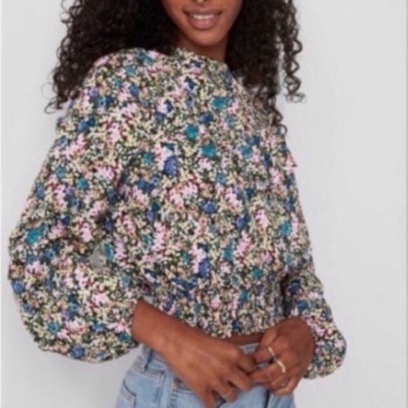 wild fable Tops - Wild Fable Pale Floral Ruffle Long Sleeve Blouse